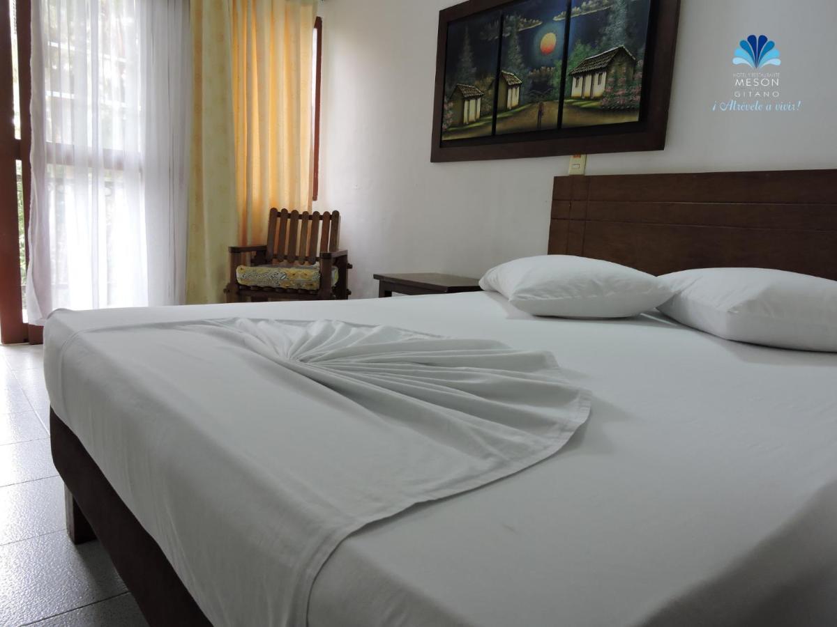 Hotel Y Restaurante Meson Del Gitano Caucasia Zewnętrze zdjęcie