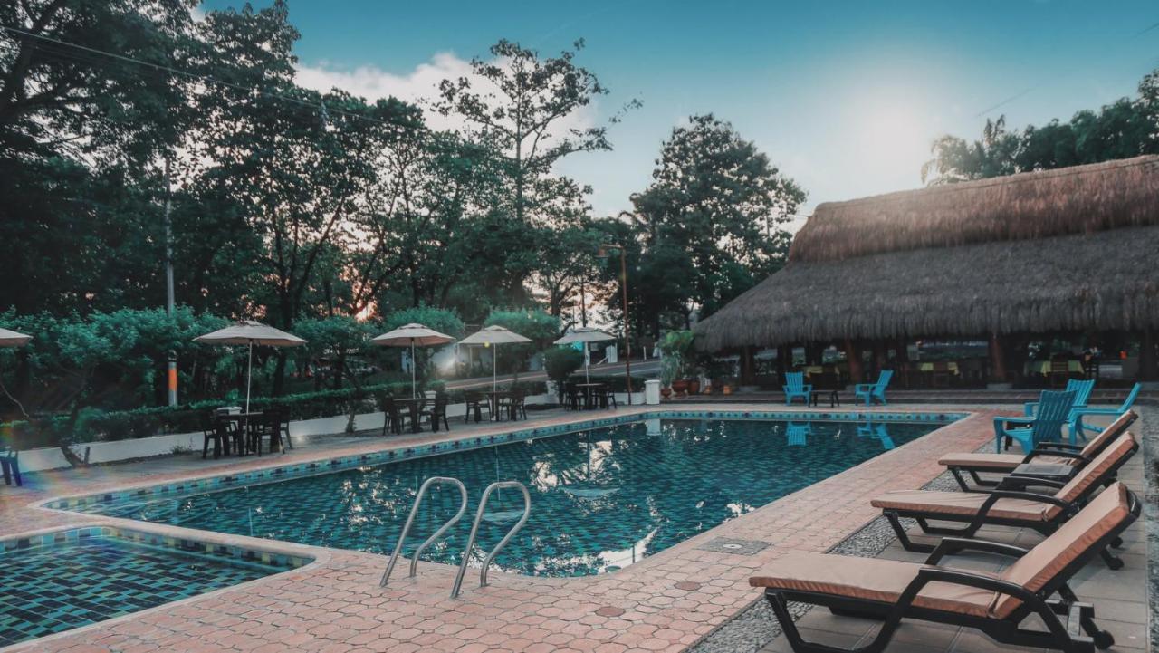 Hotel Y Restaurante Meson Del Gitano Caucasia Zewnętrze zdjęcie